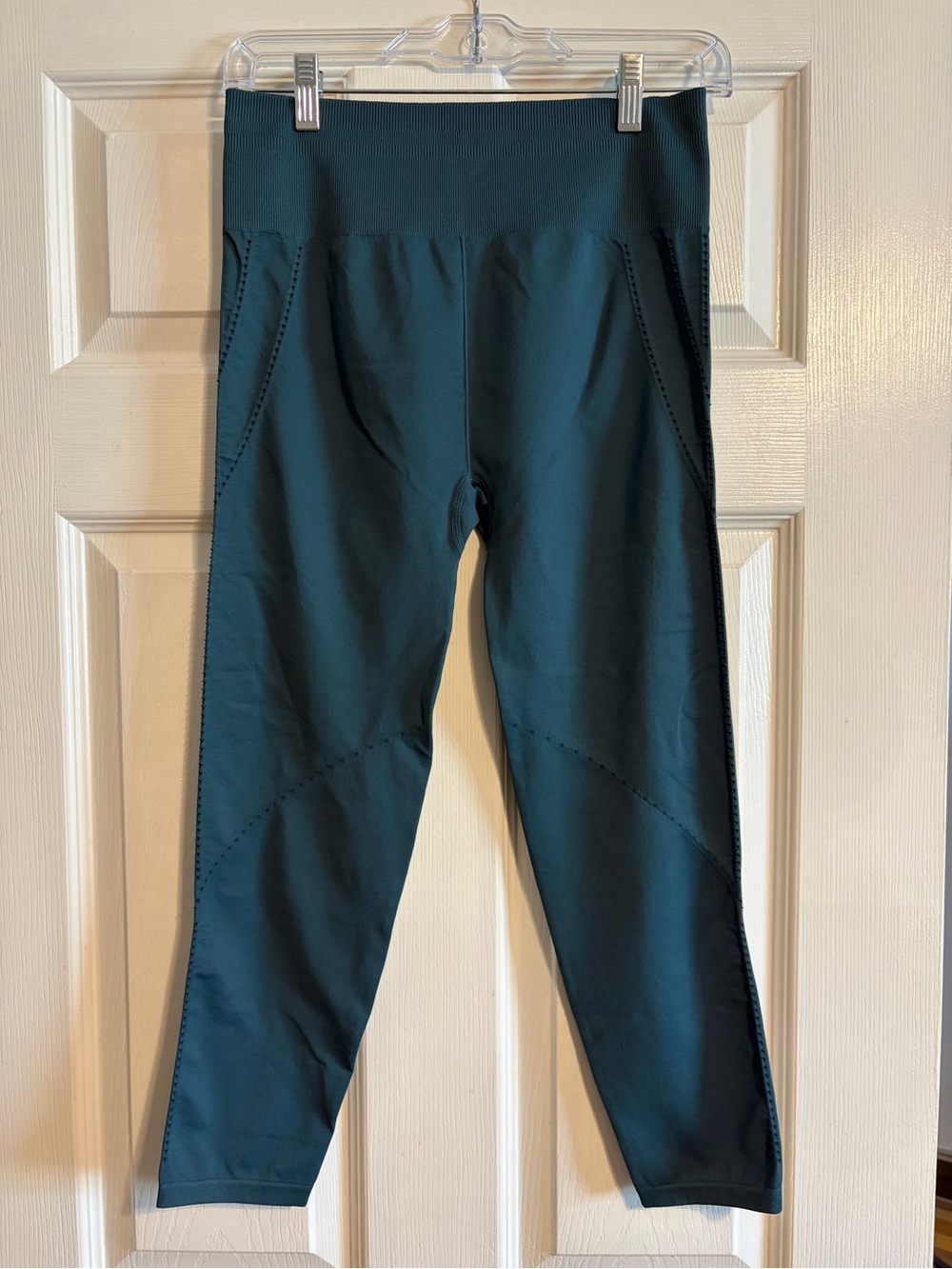 Fabletics High Waisted Seamless Dot Capri Leggings Teal Green Size M Medium